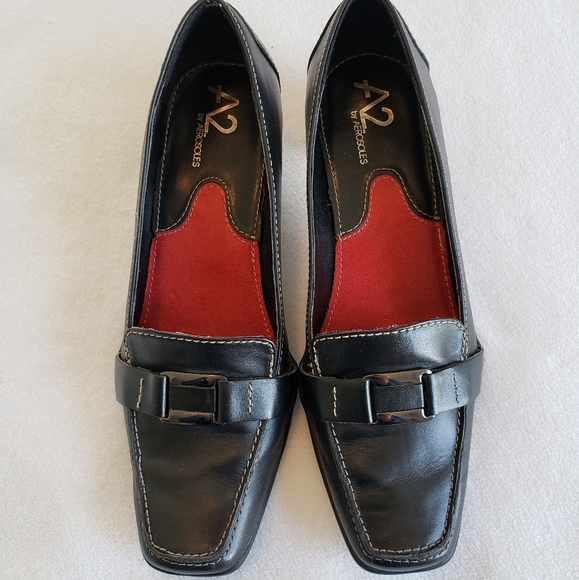 A2 by Aerosoles 2 Safety Latch style leather shoes Size 6 - Picture 2 of 5